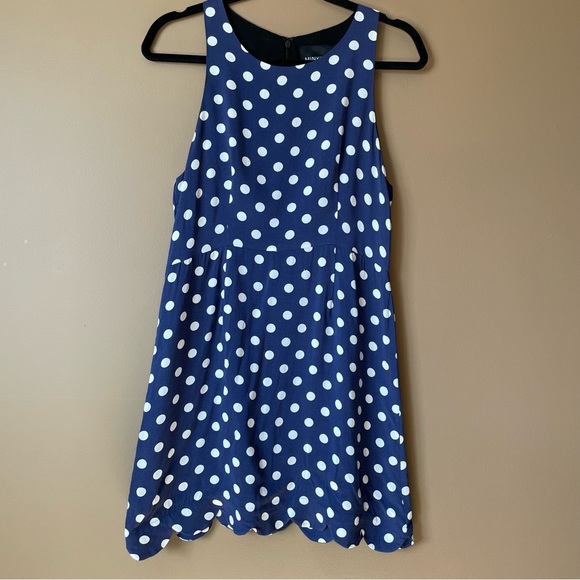 MINKPINK Women’s Blue with White Polka Dots Dress. Scalloped hem. 100% Viscose - Picture 2 of 14